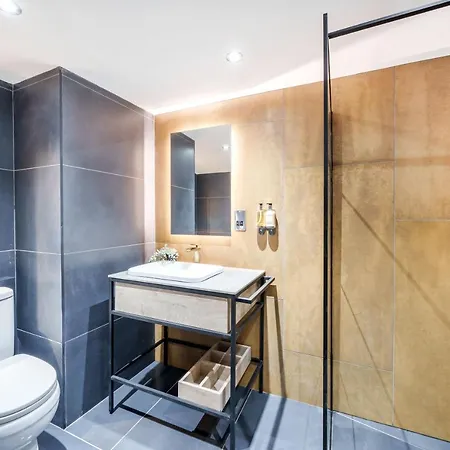 The Governance * ווינדרמר