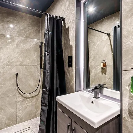 The Governance ווינדרמר